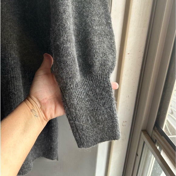 NWOT gray sweater dress w ballon type sleeves. - Picture 3 of 5